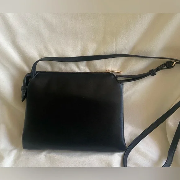 NWOT Vegan Leather Crossbody, Top Zip Closure, interior zip pocket/compartments - Picture 2 of 14